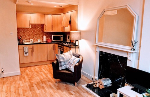 Bonnington Apartment | Cosy and Homely 1BD Flat Near Central Edinburgh