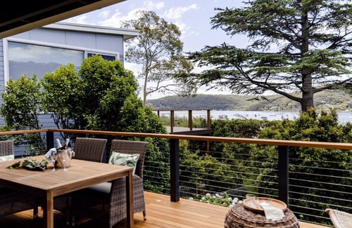 Hardys Bay House | Cosy and romantic with beautiful views