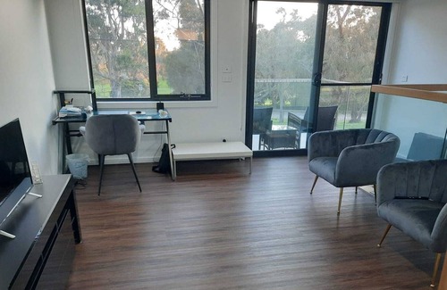 Rowville House | Cosy and stylish 4BR home with balcony over looking golf course!