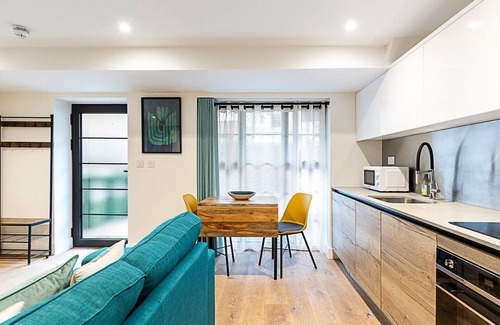 Greenwich West Apartment | Cosy and Stylish Studio in the heart of Greenwich