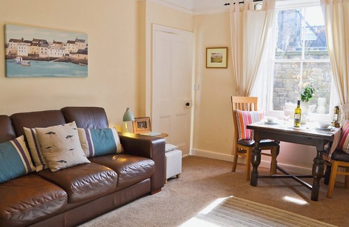 Alnmouth Cottage | Cosy and welcoming terraced cottage a short walk from the beach at Alnmouth.