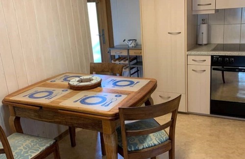 Matten bei Interlaken House | Cosy apartment in heritage protected swiss chalet