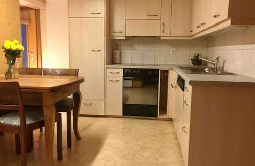 Matten bei Interlaken House | Cosy apartment in heritage protected swiss chalet