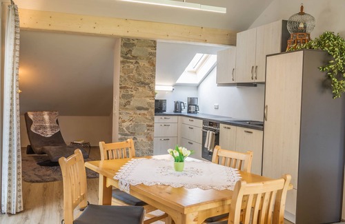 Sonnenbichl Apartment | Cosy Apartment Bergpanorama with Balcony, Mountain View & Wi-FI