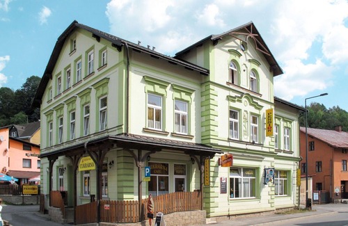 Tanvald Apartment | Cosy apartment for 12 people with WIFI, TV, pets allowed and parking