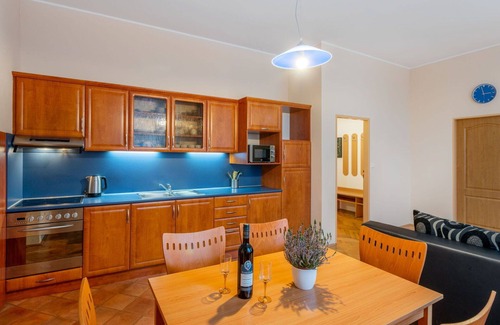 Tanvald Apartment | Cosy apartment for 4 guests with WIFI, hot tub, TV, pets allowed and parking
