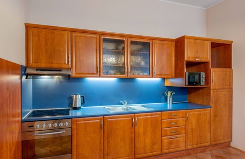 Tanvald Apartment | Cosy apartment for 4 guests with WIFI, hot tub, TV, pets allowed and parking