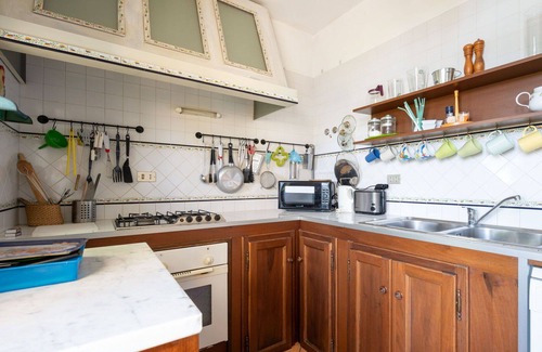 San Damiano dʼAsti Villa | Cosy apartment in villa for 5 guests with WIFI, pool, TV, patio, pets allowed and parking