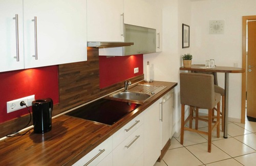 Hofstetten Apartment | Cosy apartment for 4 guests with WIFI, TV, terrace and parking