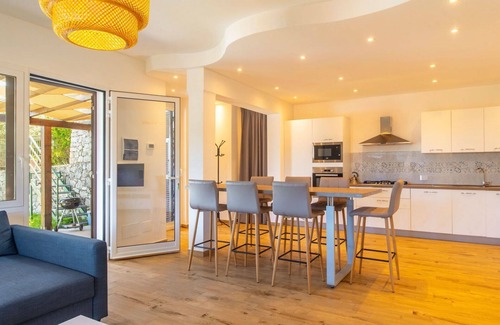 Tovo San Giacomo Apartment | Cosy apartment for 6 people with private pool, WIFI, TV, pets allowed and parking
