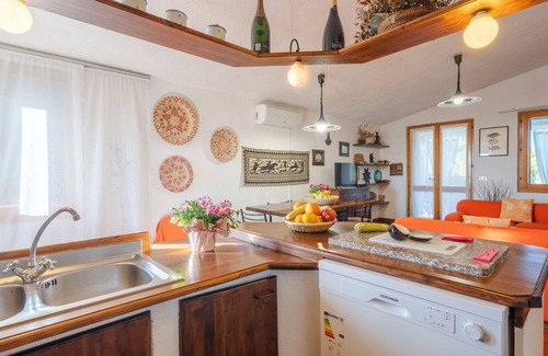 Paduledda Apartment | Cosy apartment for 6 guests with WIFI, A/C, TV and terrace