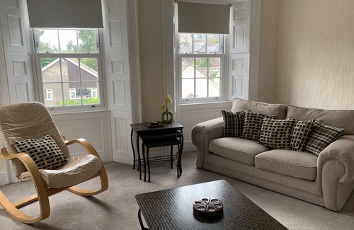 Lanark Apartment | Cosy Apartment 2 - Lanark Town Centre