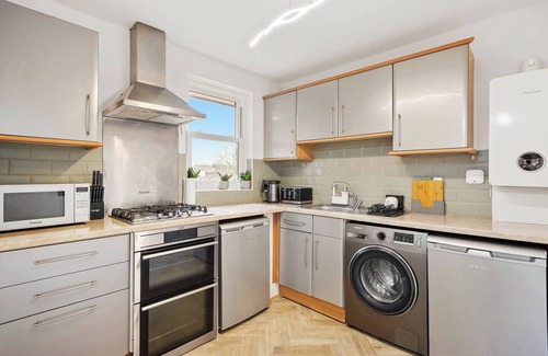 Lee Green Apartment | Cosy Apartment 5 guests - 3 beds + 1 sofa bed Lewisham, London