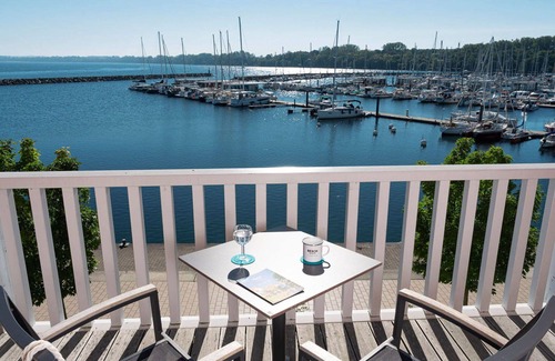 Tarnewitz Apartment | Cosy apartment for 2 people with WIFI, pool, TV and terrace