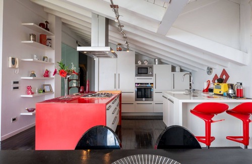 Albisola Superiore Apartment | Cosy apartment for 6 guests with WIFI, pool, TV, patio, pets allowed and parking
