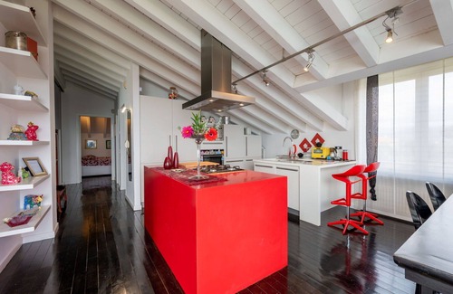 Albisola Superiore Apartment | Cosy apartment for 6 guests with WIFI, pool, TV, patio, pets allowed and parking