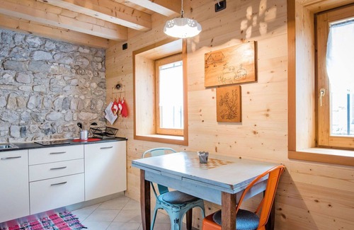 Barcis Apartment | Cosy apartment for 2 people with WIFI, TV, patio, pets allowed and parking