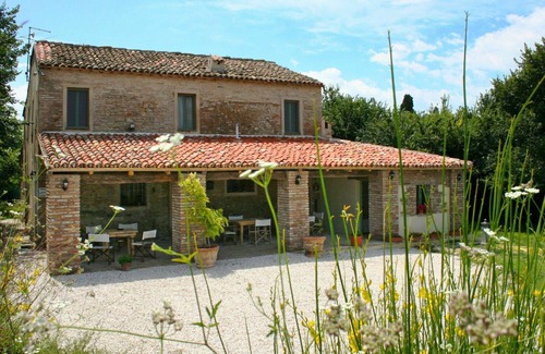 Granarola Apartment | Cosy apartment for 2 people with A/C, WIFI, pool, TV, patio and pets allowed