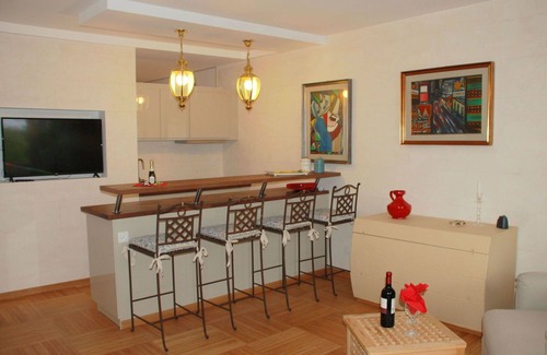 Bigogno Apartment | Cosy apartment for 3 guests with pool, WIFI, A/C, TV, balcony and parking