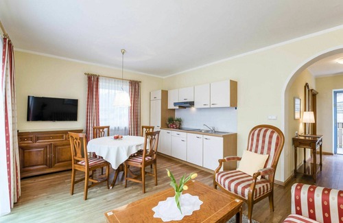 Postal Apartment | Cosy apartment for 3 people with A/C, WIFI, hot tub, pool, TV, balcony and pets allowed