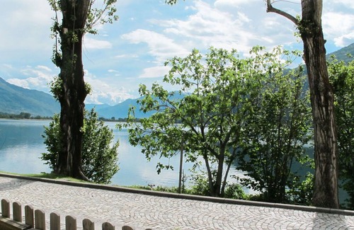 Verceia Apartment | Cosy apartment for 3 people with WIFI, TV, patio, pets allowed and parking
