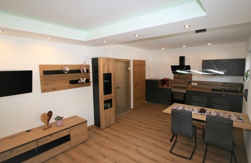 Dornauberg Apartment | Cosy apartment for 4 guests with WIFI, TV, terrace and parking
