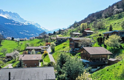 Collombey-Muraz Apartment | Cosy apartment for 4 people with WIFI, pool, TV, terrace, pets allowed and panoramic view