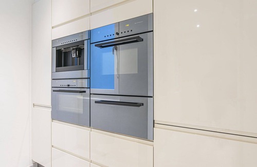 Montreux City Centre Apartment | Cosy apartment for 4 people with WIFI, TV, balcony and parking