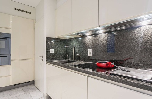 Montreux City Centre Apartment | Cosy apartment for 4 people with WIFI, TV, balcony and parking