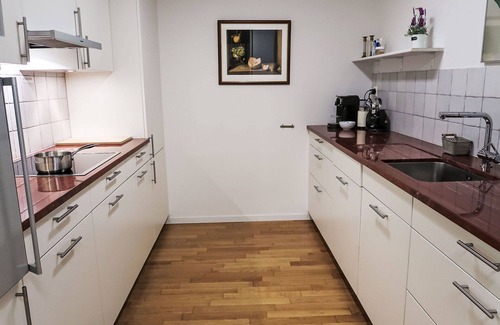 Montreux Apartment | Cosy apartment for 4 people with pool, WIFI, TV, balcony and panoramic view