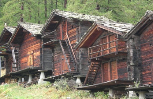 Saas-Balen Apartment | Cosy apartment for 4 guests with WIFI
