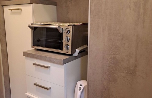 Pontedecimo Apartment | Cosy apartment for 4 guests with WIFI, A/C, TV, balcony and panoramic view, close to Portofino