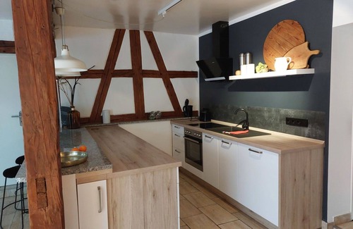 Suhl Apartment | Cosy apartment for 4 guests with WIFI, TV, patio, pets allowed and parking