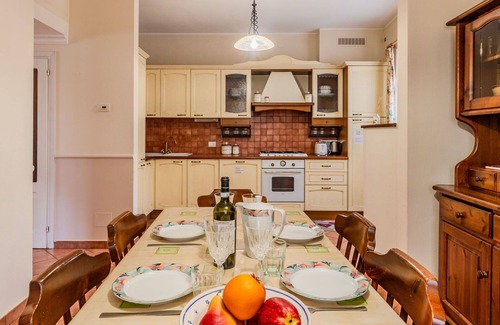 Carlazzo Apartment | Cosy apartment for 4 people with WIFI, TV and balcony
