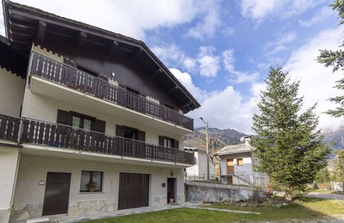 Isola Apartment | Cosy apartment for 4 people with WIFI, TV, terrace, pets allowed and parking