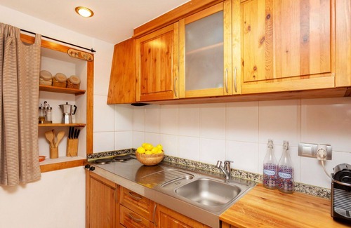 Alp Apartment | Cosy apartment for 4 people with TV and parking