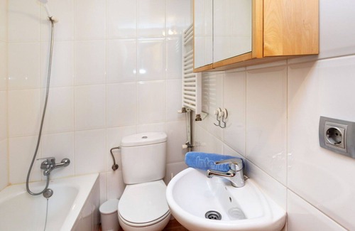 Alp Apartment | Cosy apartment for 4 people with TV and parking