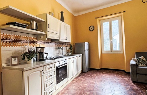 Prela Apartment | Cosy apartment for 5 guests with pool, WIFI, TV, patio and pets allowed