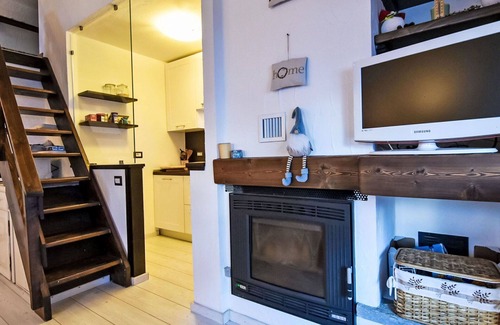 Madesimo Apartment | Cosy apartment for 5 people with WIFI, TV and balcony
