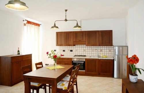 Albisola Superiore Apartment | Cosy apartment for 5 people with WIFI, TV, patio, pets allowed and panoramic view