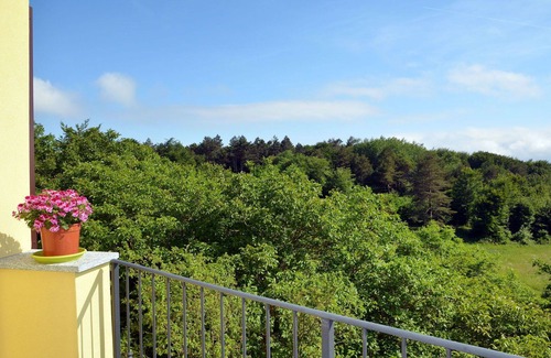 Albisola Superiore Apartment | Cosy apartment for 5 people with WIFI, TV, patio, pets allowed and panoramic view