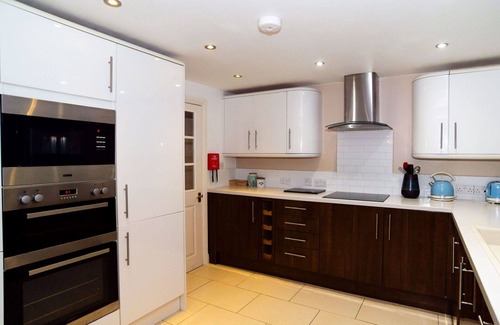 Pentewan Apartment | Cosy apartment for 6 guests with WIFI, TV, terrace and parking