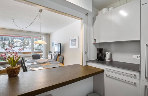 Parpan Apartment | Cosy apartment for 6 guests with WIFI, TV and balcony