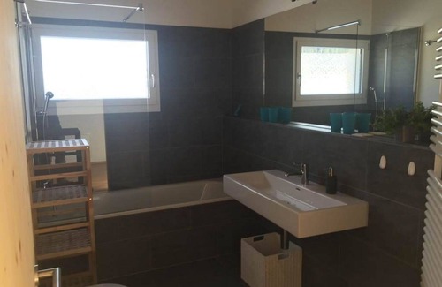 Valbella Apartment | Cosy apartment for 8 guests with WIFI, TV and balcony