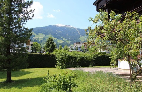 Kapfing Apartment | Cosy apartment for 4 people with WIFI, TV, balcony, pets allowed, panoramic view and parking