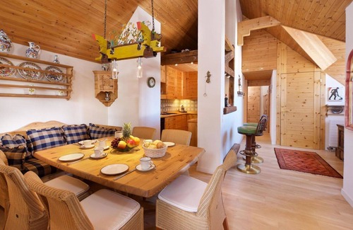 Lenzerheide Apartment | Cosy apartment for 4 people with TV and balcony