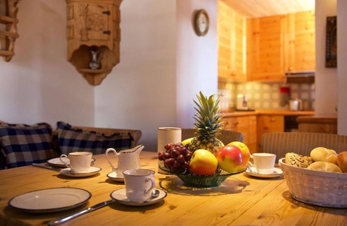 Lenzerheide Apartment | Cosy apartment for 4 people with TV and balcony