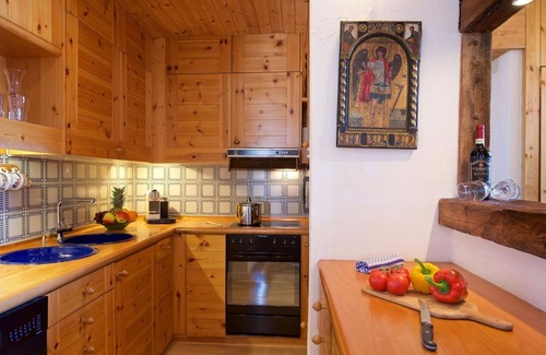 Lenzerheide Apartment | Cosy apartment for 4 people with TV and balcony