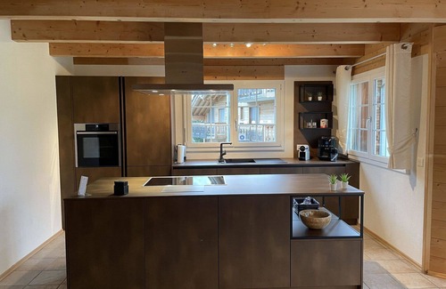 Saas-Fee Apartment | Cosy apartment for 8 guests with WIFI, TV, balcony and pets allowed