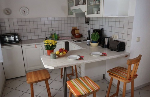 Wesenberg Apartment | Cosy apartment for 4 people with TV, pets allowed and parking